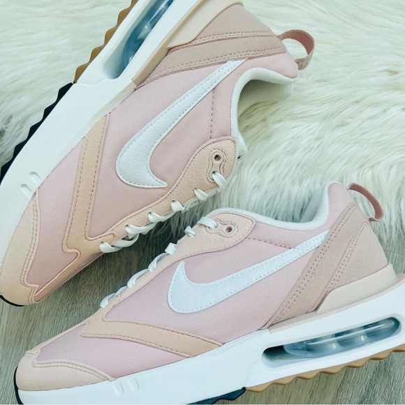 NWT Nike Air Max Dawn Women’s Shoes - Picture 7 of 11